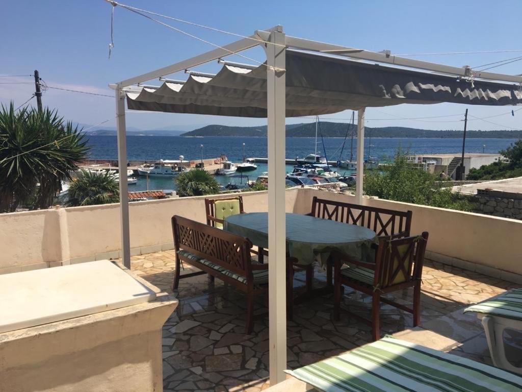 Apartments Villa Ana Дрвеник-Мали Экстерьер фото