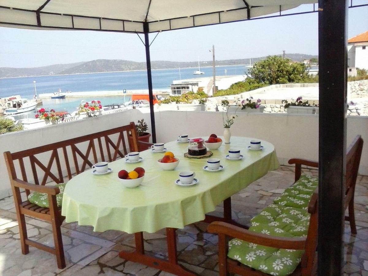 Apartments Villa Ana Дрвеник-Мали Экстерьер фото