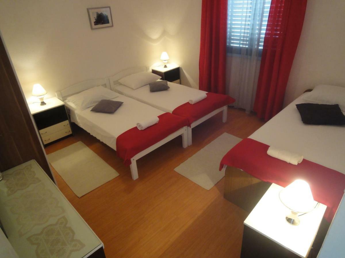 Apartments Villa Ana Дрвеник-Мали Экстерьер фото