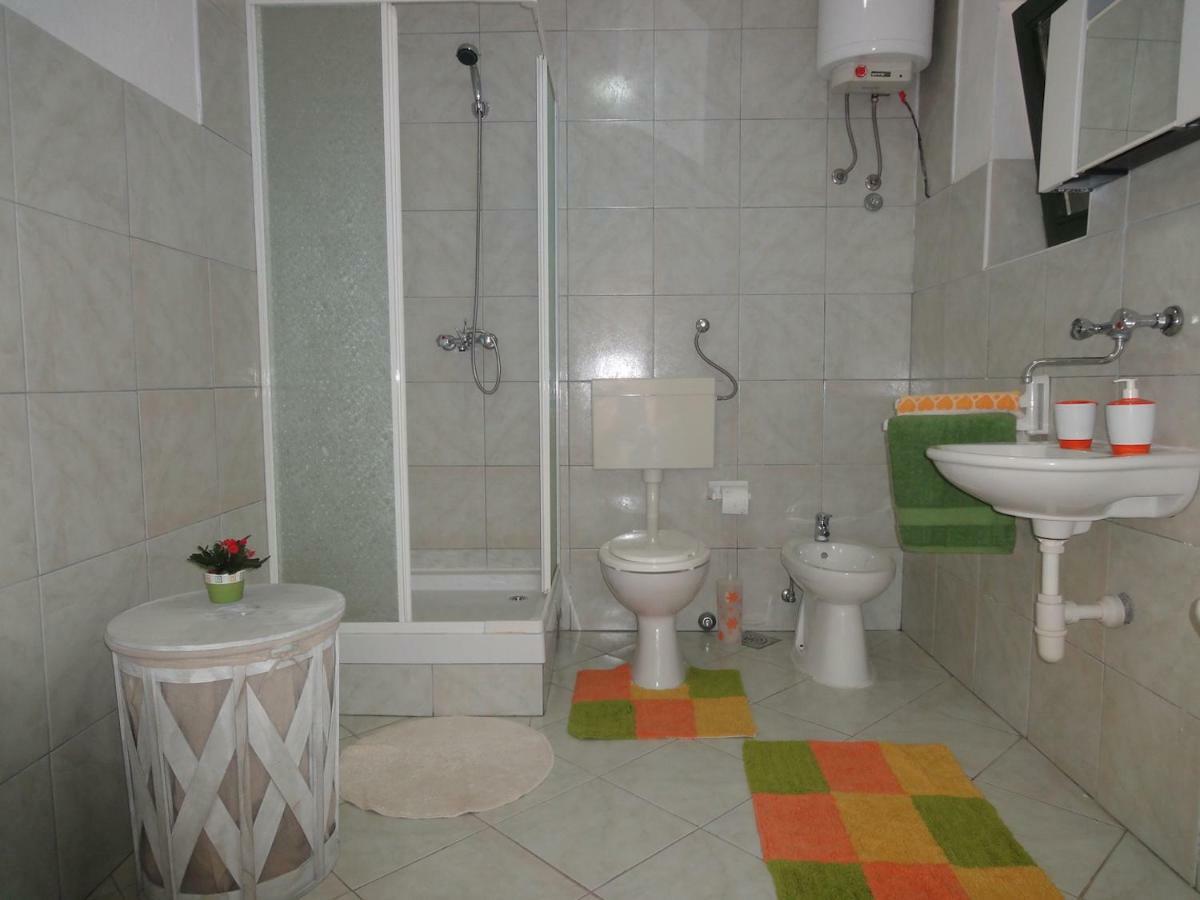 Apartments Villa Ana Дрвеник-Мали Экстерьер фото