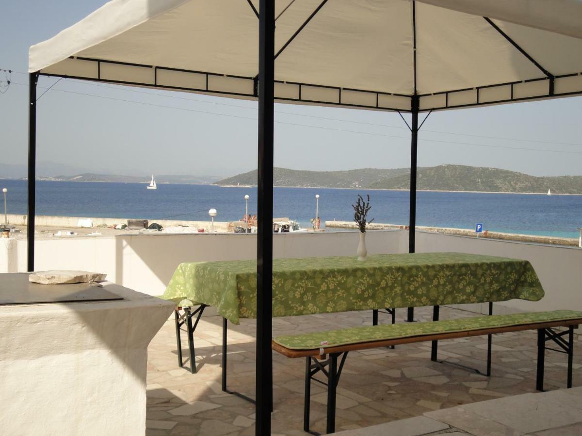 Apartments Villa Ana Дрвеник-Мали Экстерьер фото