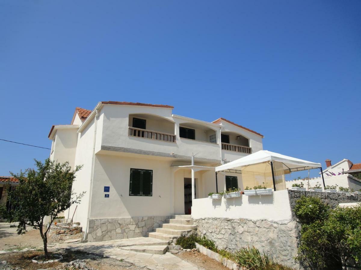 Apartments Villa Ana Дрвеник-Мали Экстерьер фото